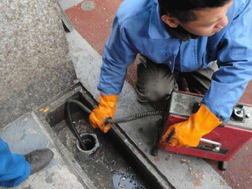 沙田镇疏通下水道